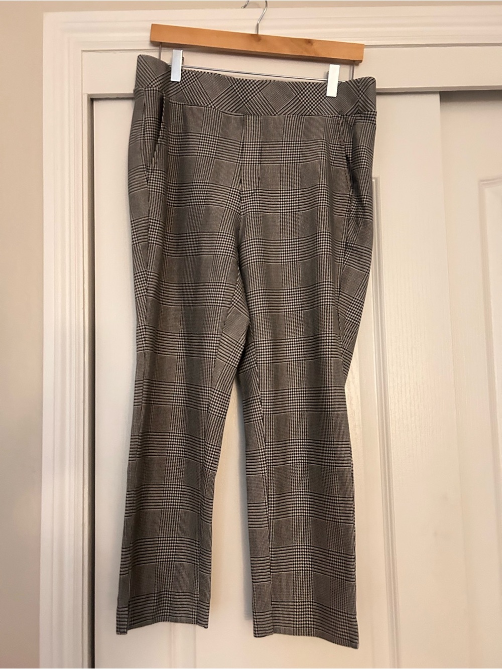 Torrid - Plaid Straight-Leg Women’s Pants - Gray